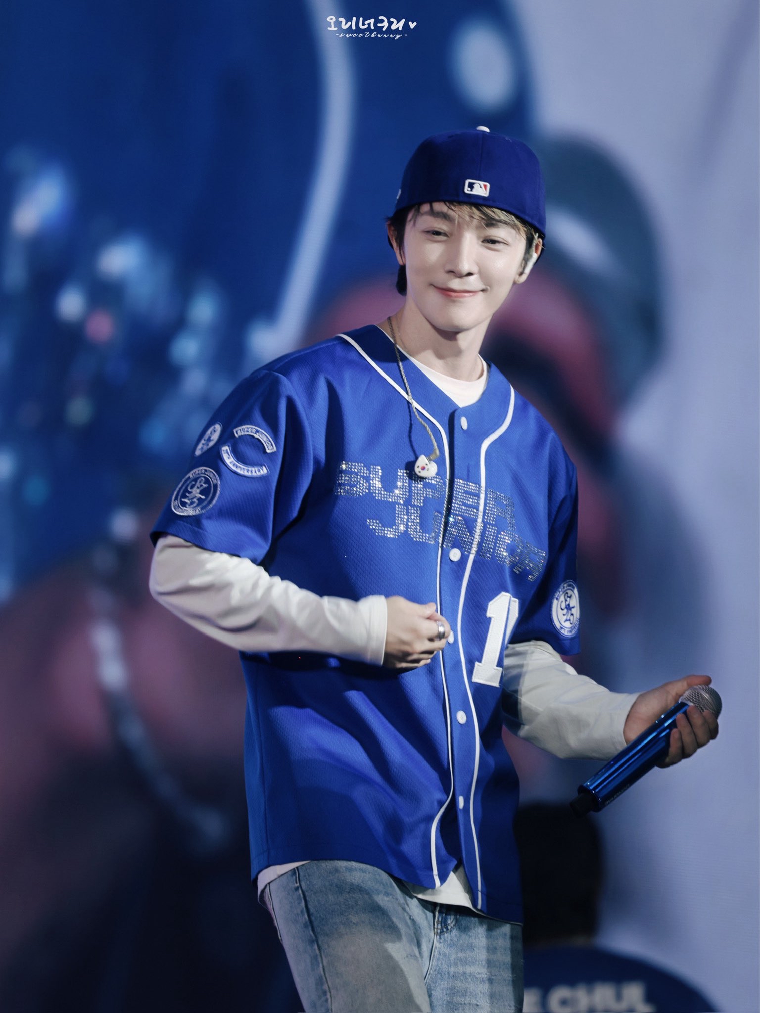 东海 (Super Junior)粉丝拍下的瞬间