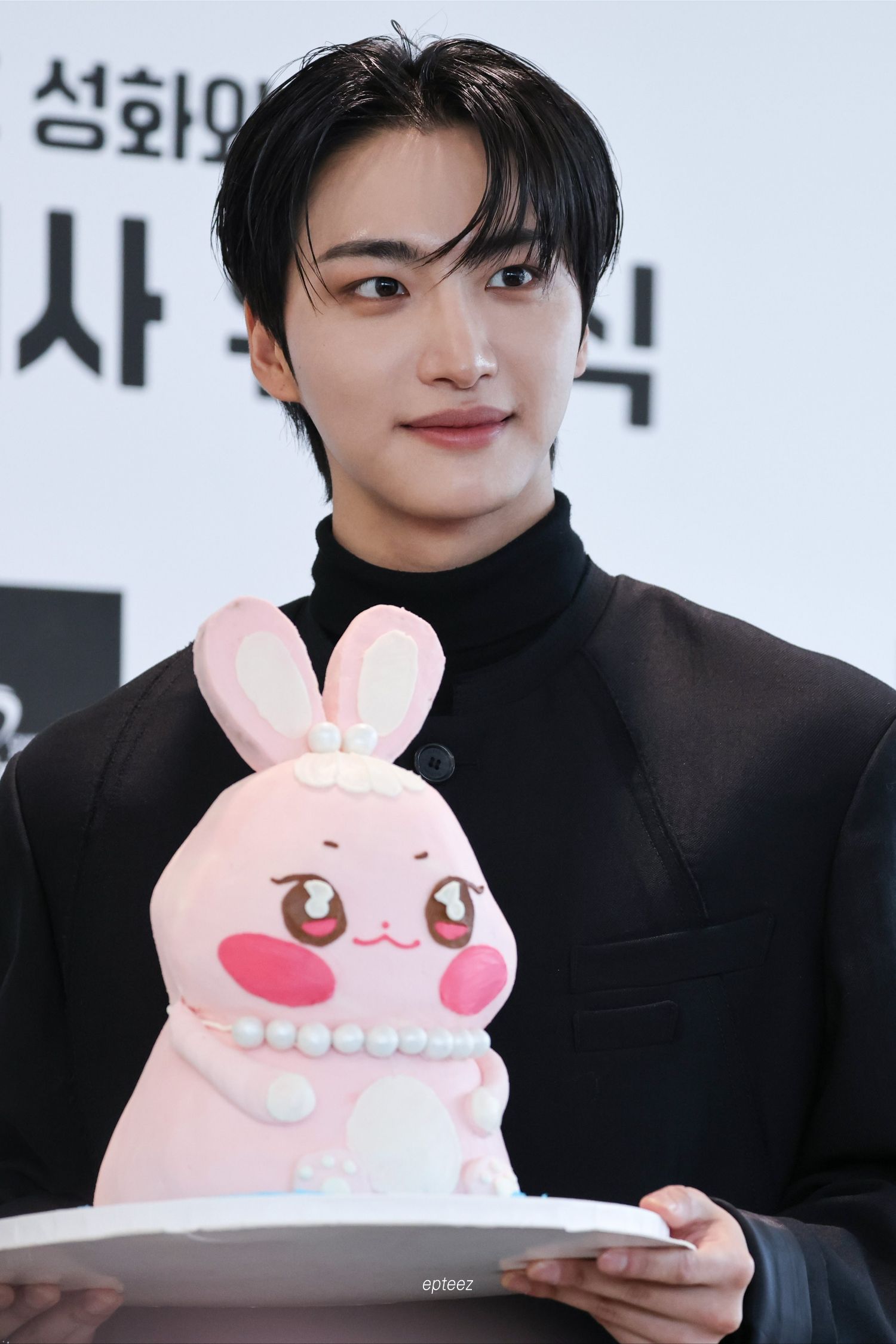 에이티즈의 비하인드 컷