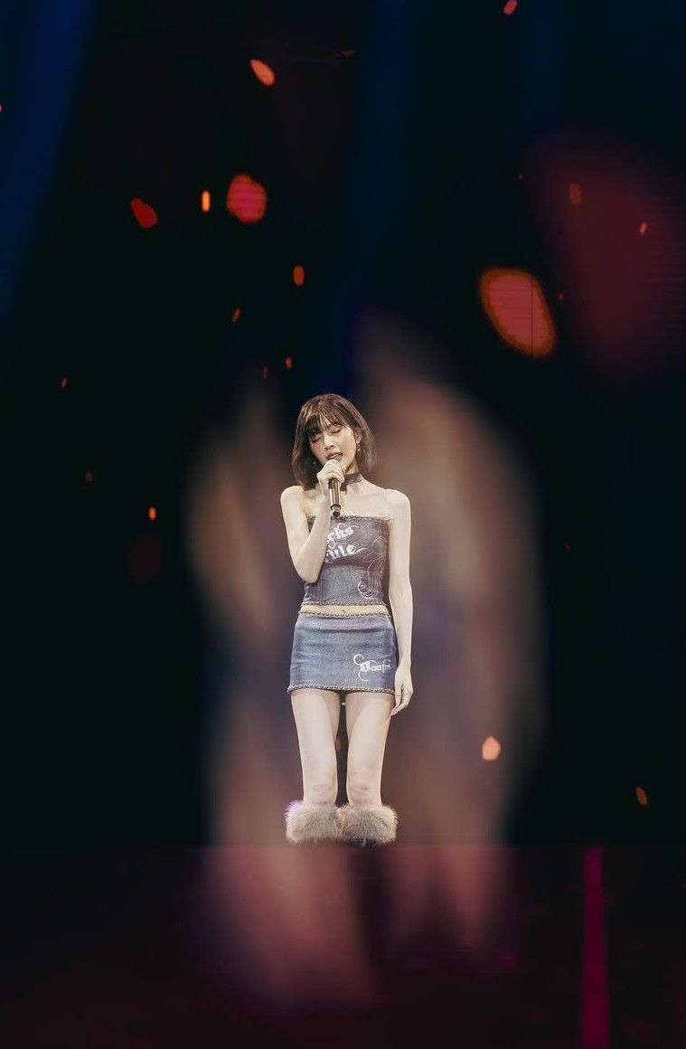 A moment captured by Joy (Red Velvet)'s fan