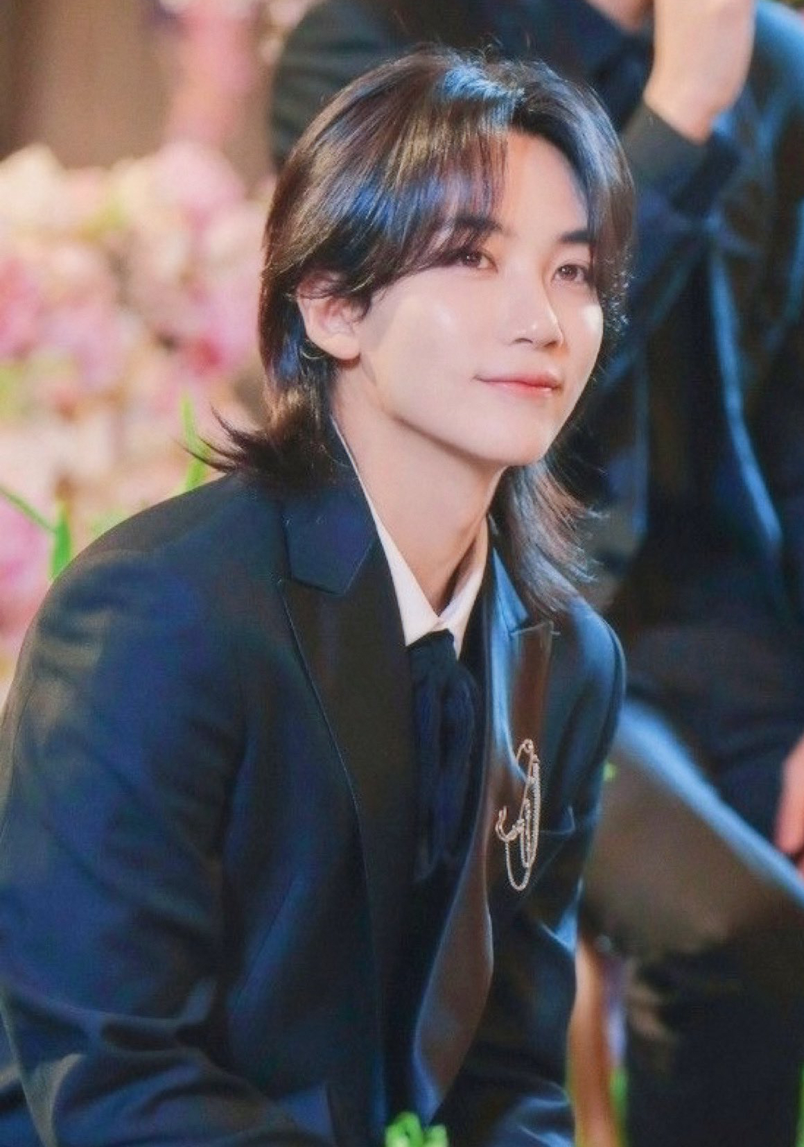 Recent activity shot of Jeonghan (SEVENTEEN)