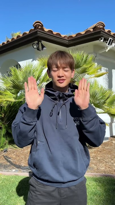 Behind-the-scenes cut of SHINee