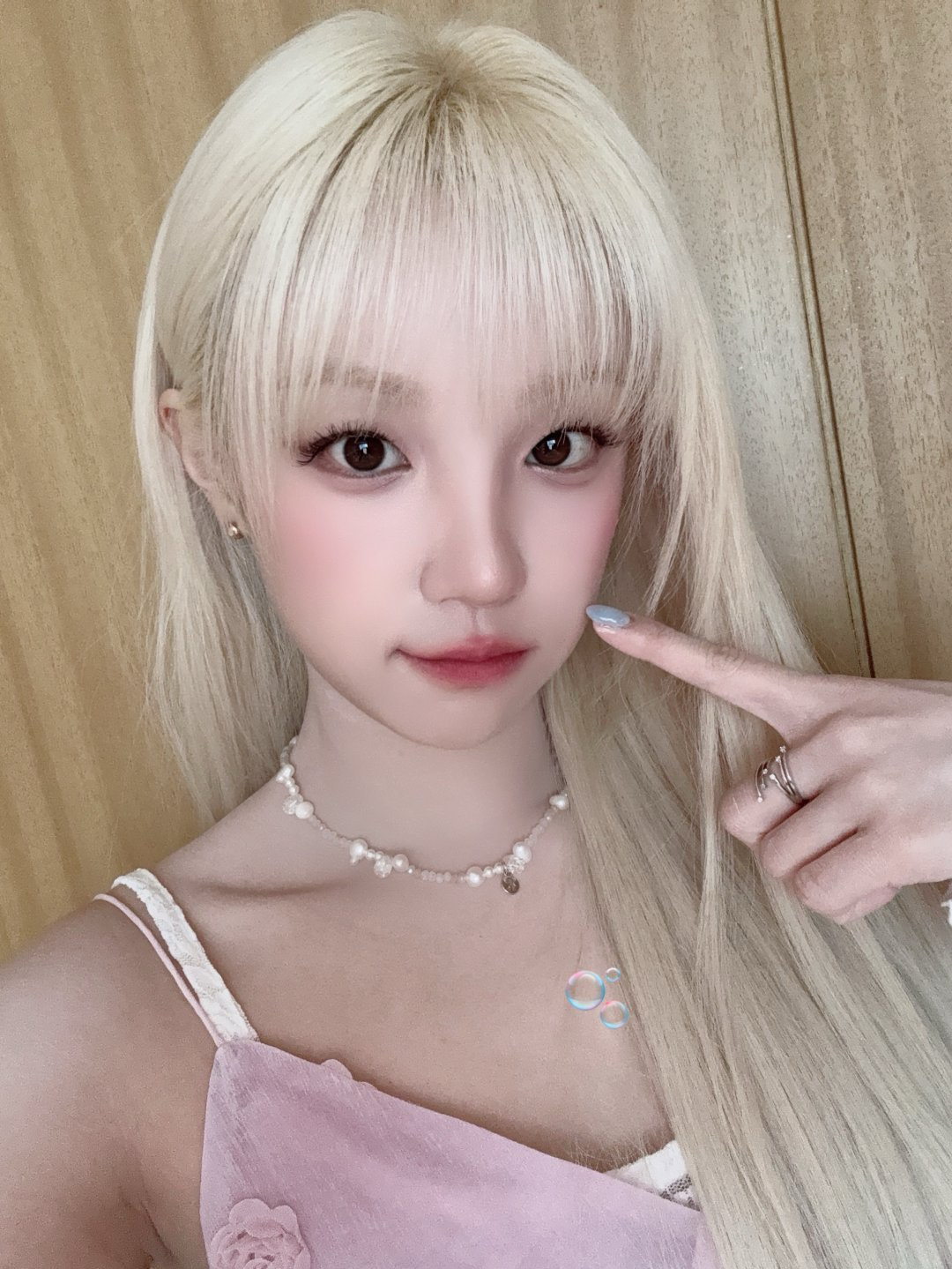 Behind-the-scenes cut of Yuqi (i-dle)