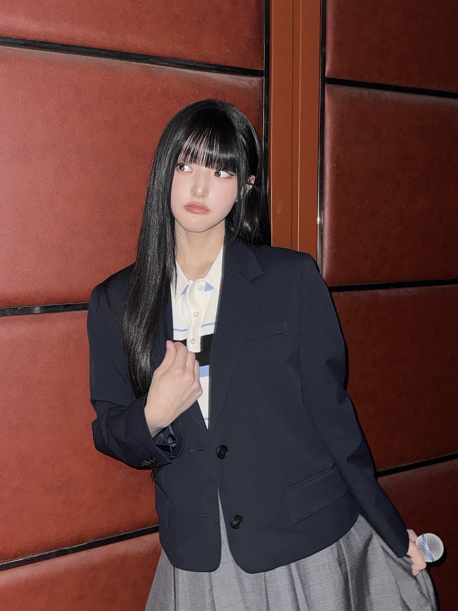 Behind-the-scenes cut of KISS OF LIFE