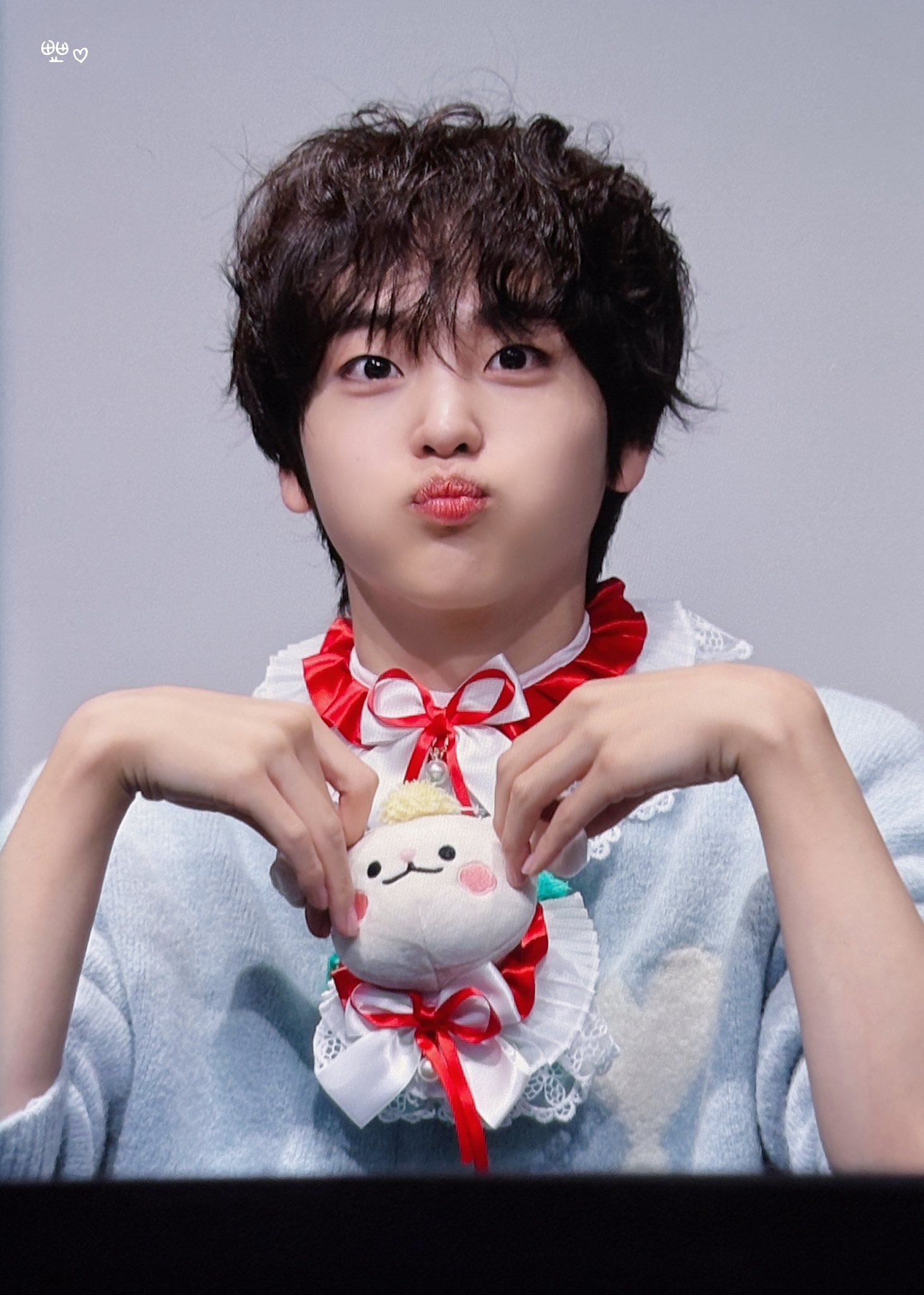 A moment captured by Hyeongjun (CRAVITY)'s fan