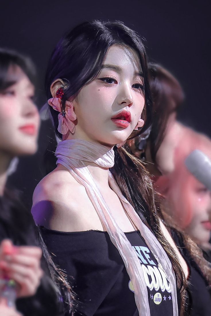 A moment captured by Jang Wonyoung (IVE)'s fan