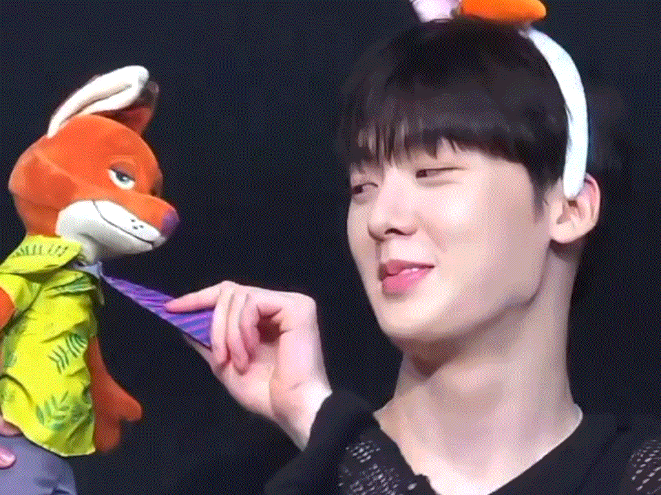 Behind-the-scenes cut of Sanha (ASTRO)