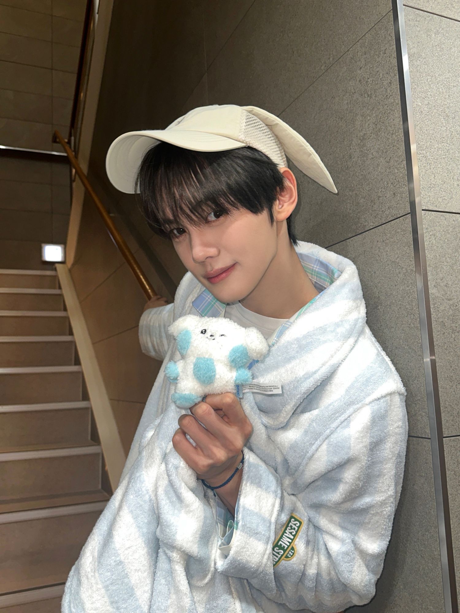 Latest photo of Kim Gyuvin (ZEROBASEONE)