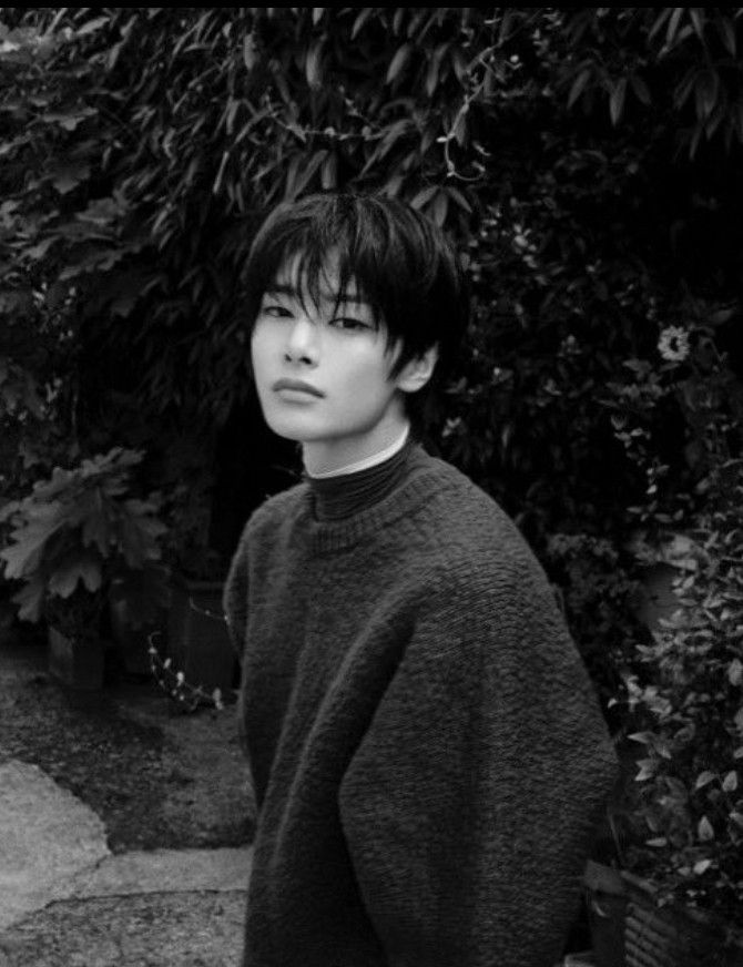 Behind-the-scenes cut of I.N (Stray Kids)