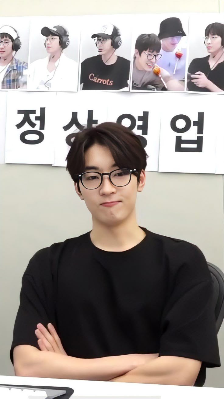 The most beloved wallpaper among Wonwoo (SEVENTEEN)'s fans