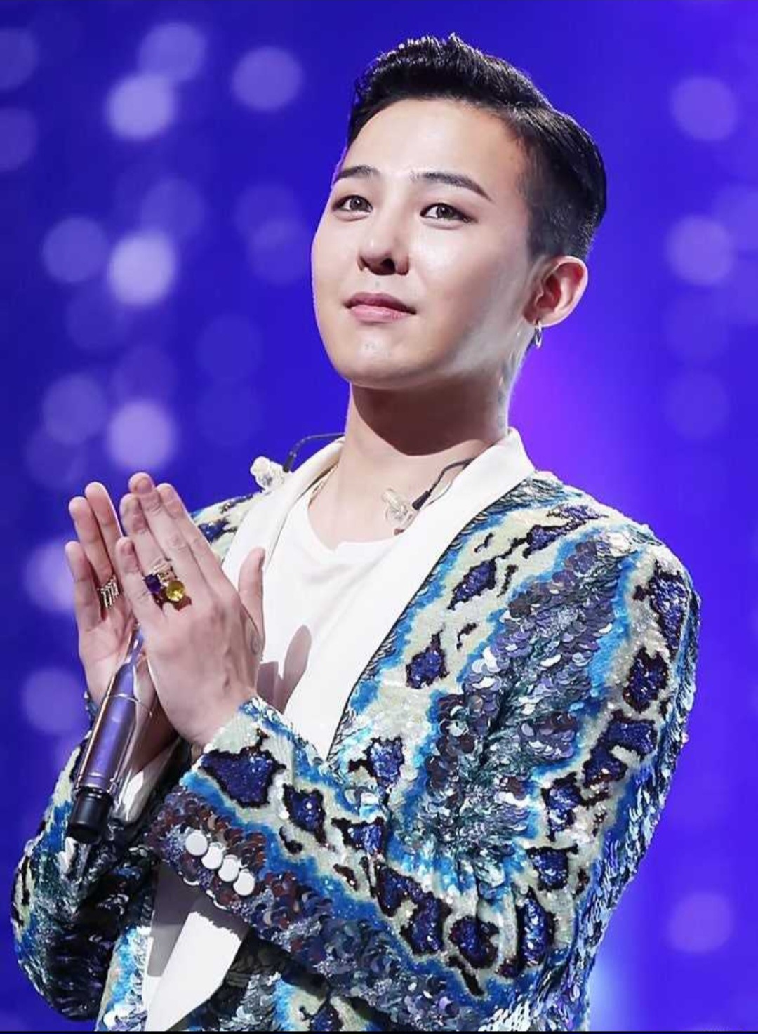 Foto terbaru G-DRAGON (BIGBANG)