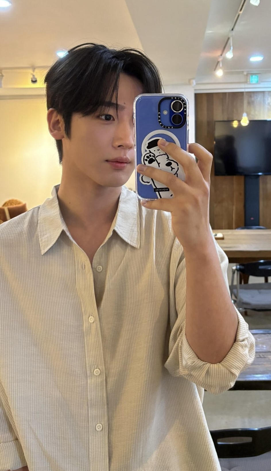Potret di balik layar Kim Yohan (WEi)