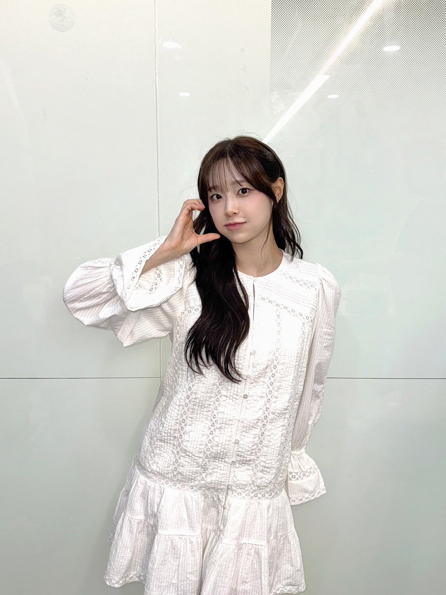 Behind-the-scenes cut of Chuu