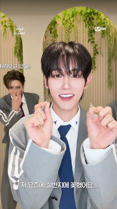 아르노 (알파드라이브원) 커뮤니티에서 인기있는 오늘의 배경화면