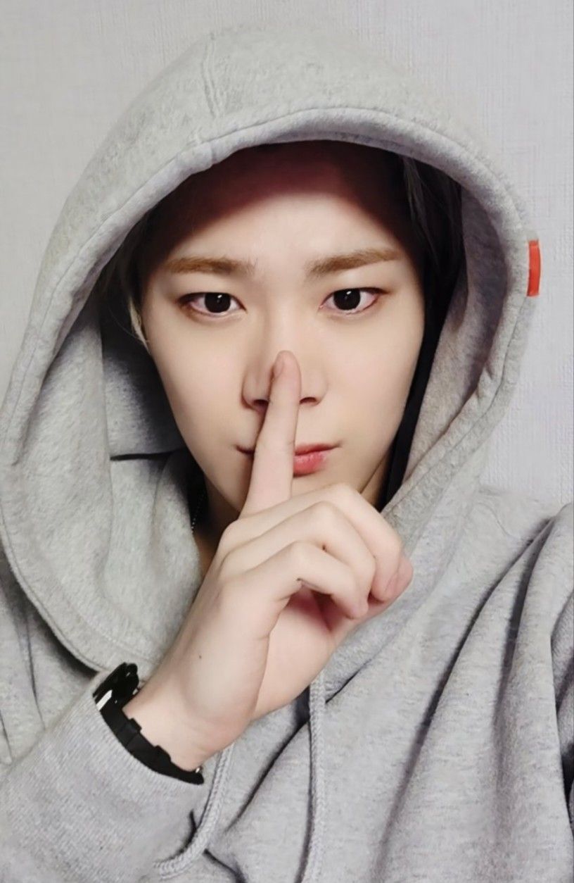 Latest photo of Moonbin (ASTRO)