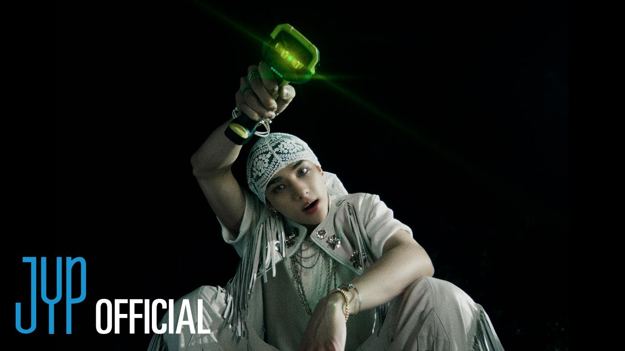 Behind-the-scenes cut of Lee Know (Stray Kids)