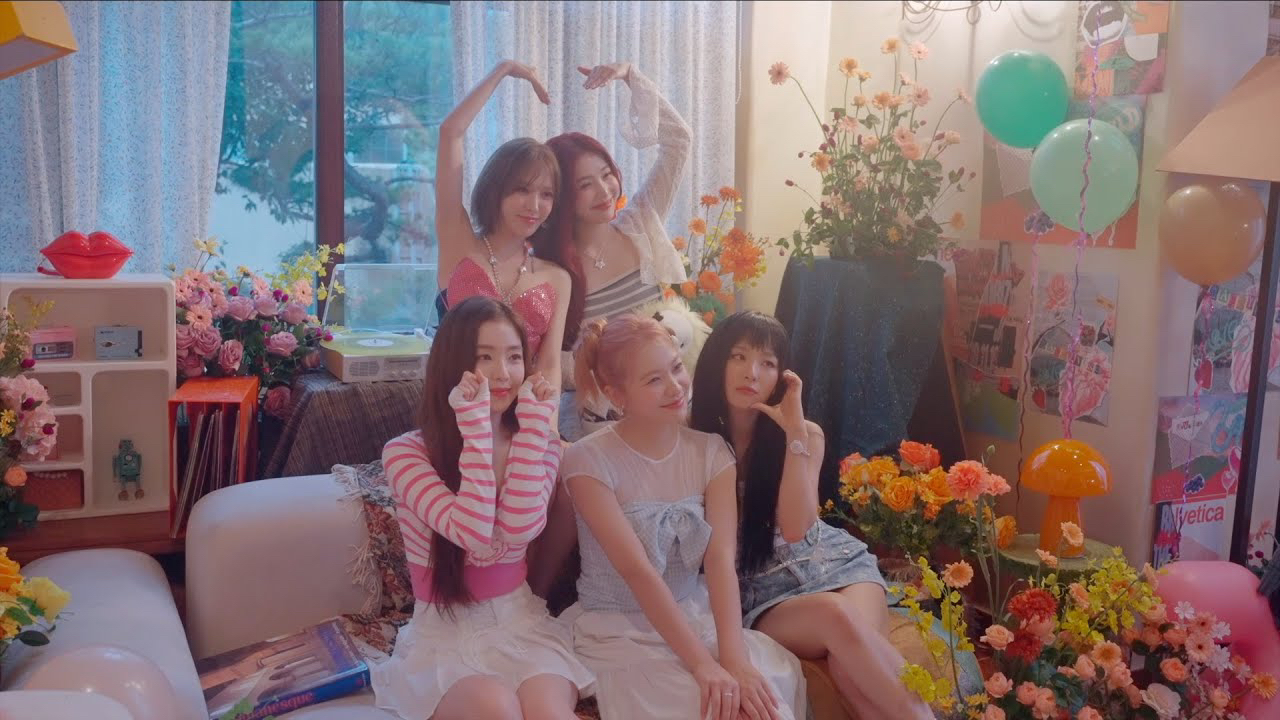 Behind-the-scenes cut of Red Velvet
