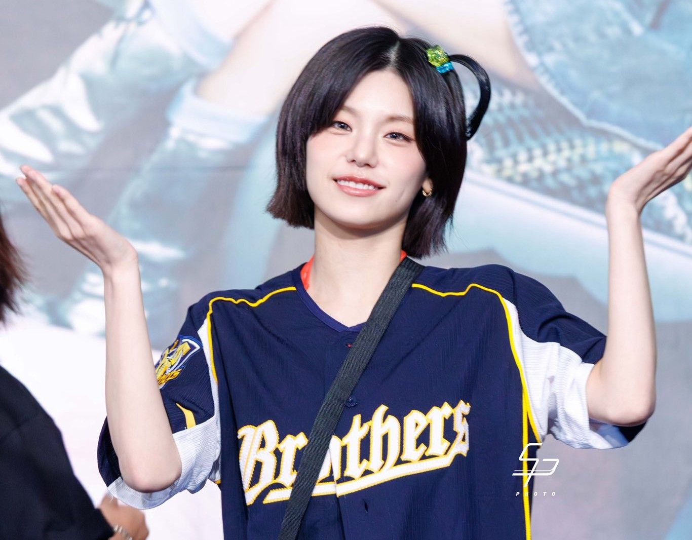 Recent activity shot of Yeji (ITZY)