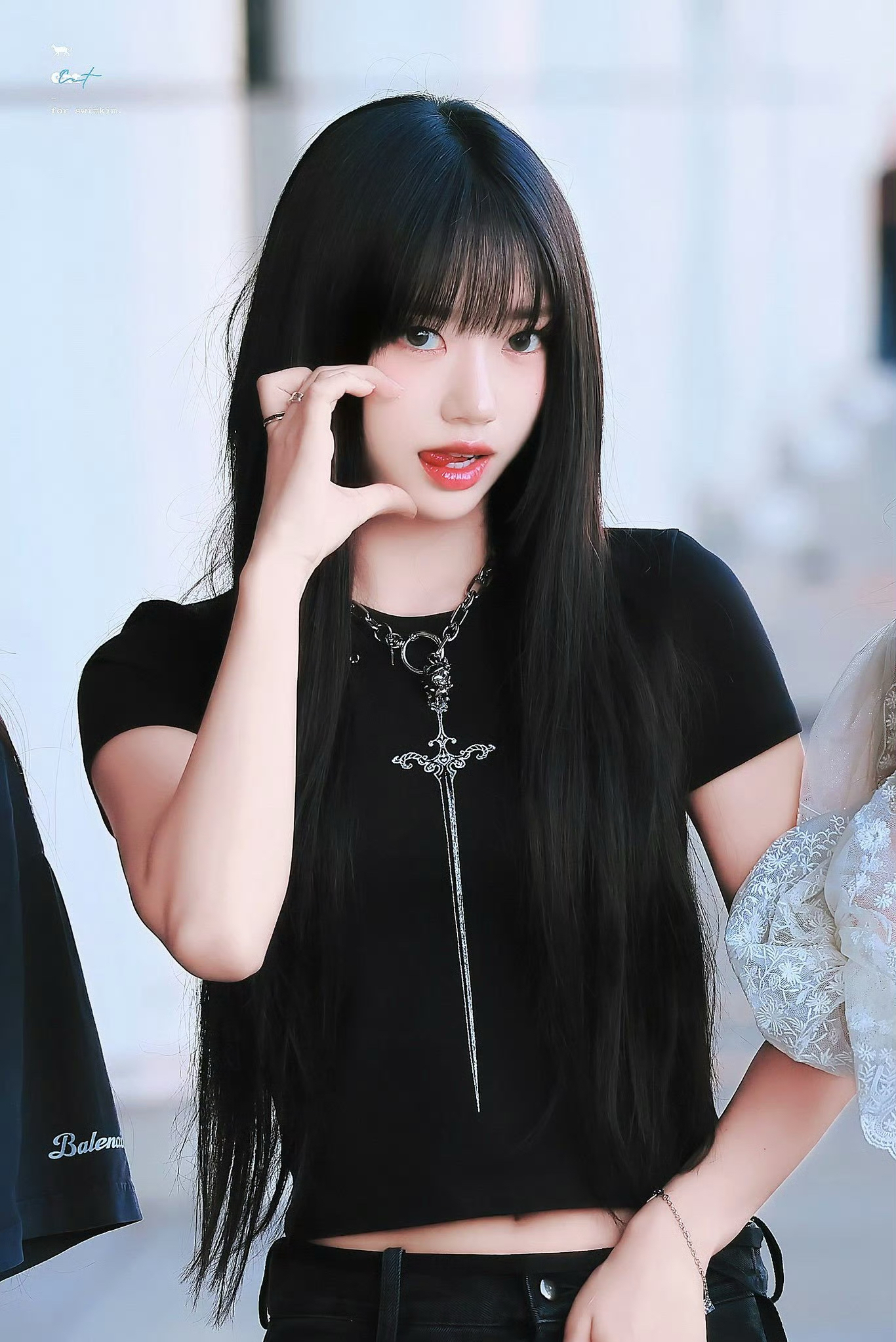 Latest photo of MEOVV