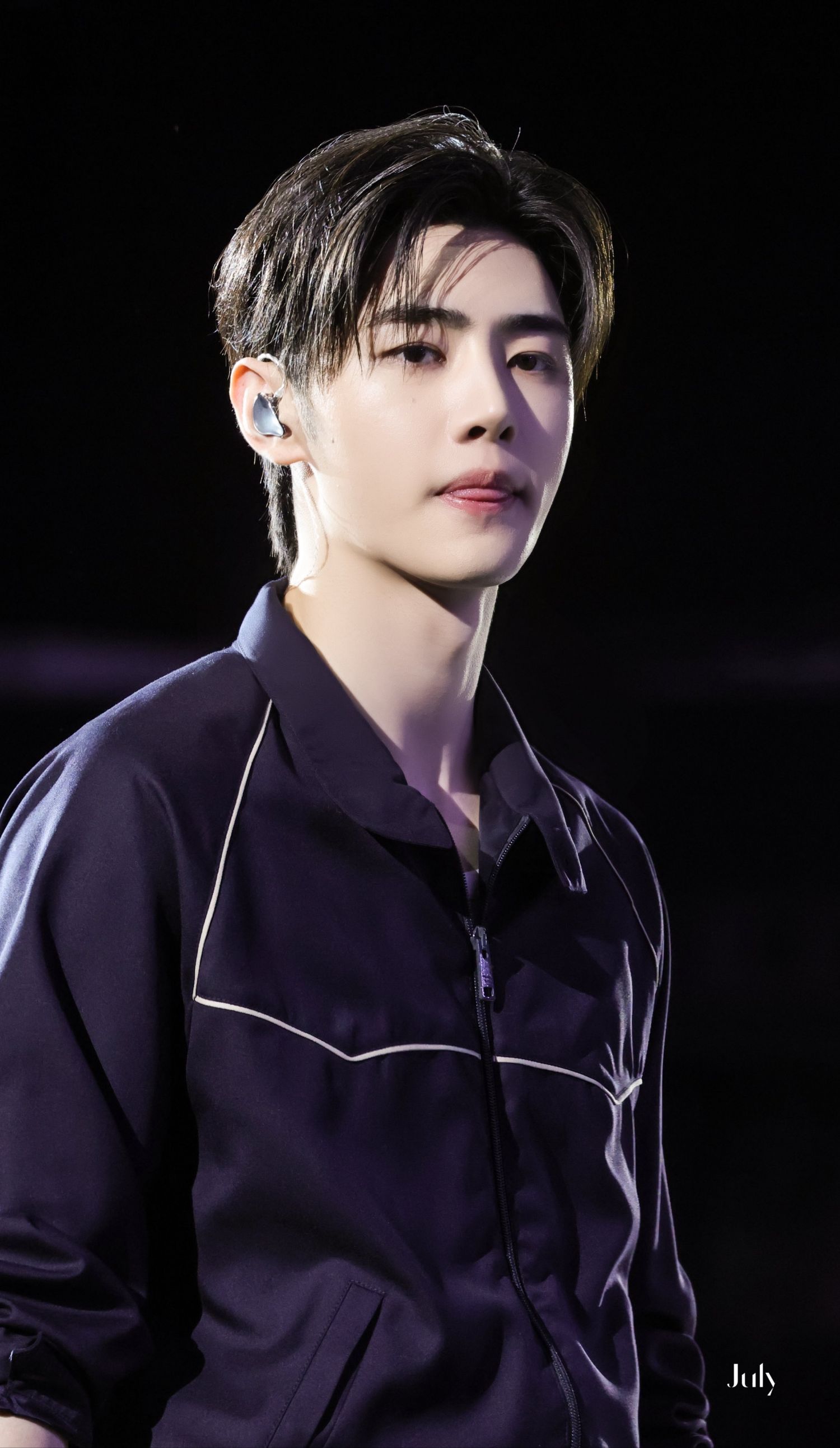 Today's most popular wallpaper in the Sunghoon (ENHYPEN) community