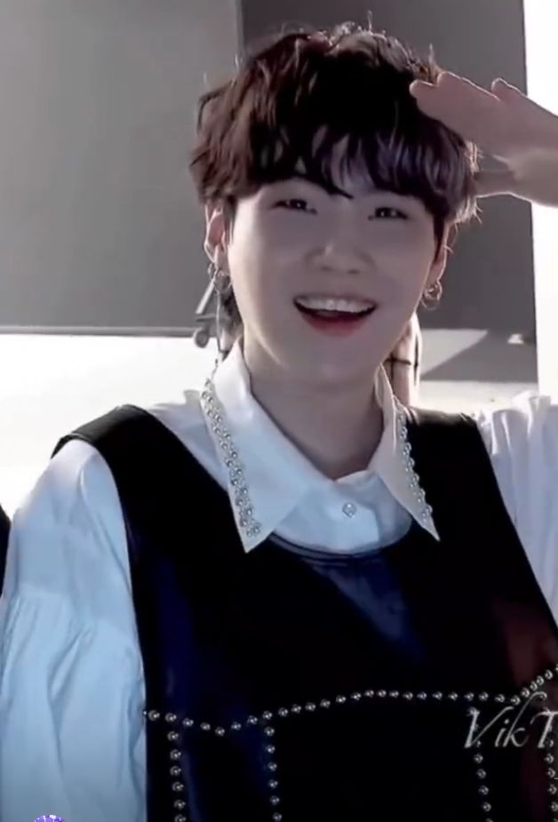 SUGA (防弹少年团)的最新活动照片