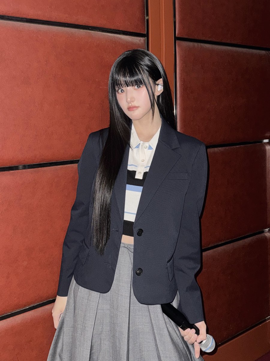 Behind-the-scenes cut of KISS OF LIFE