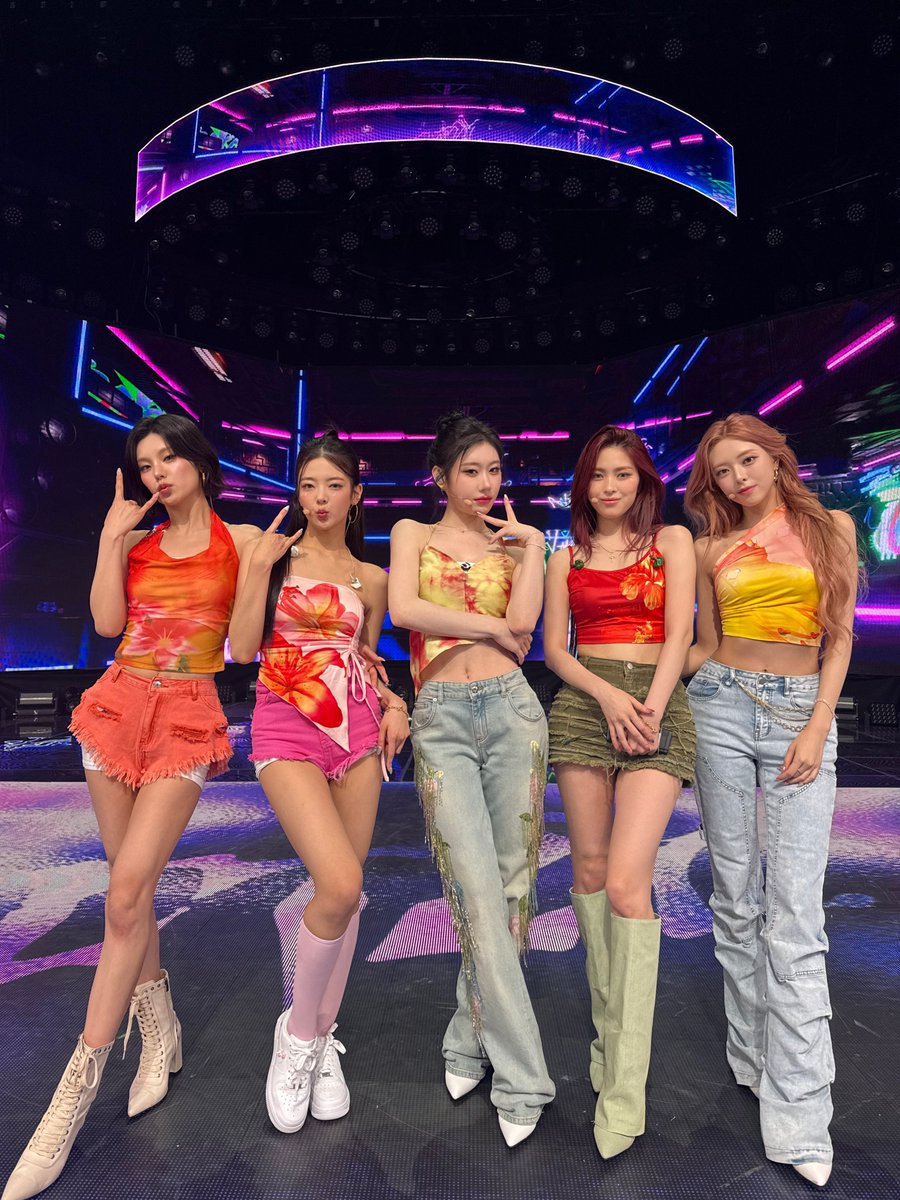 Behind-the-scenes cut of ITZY