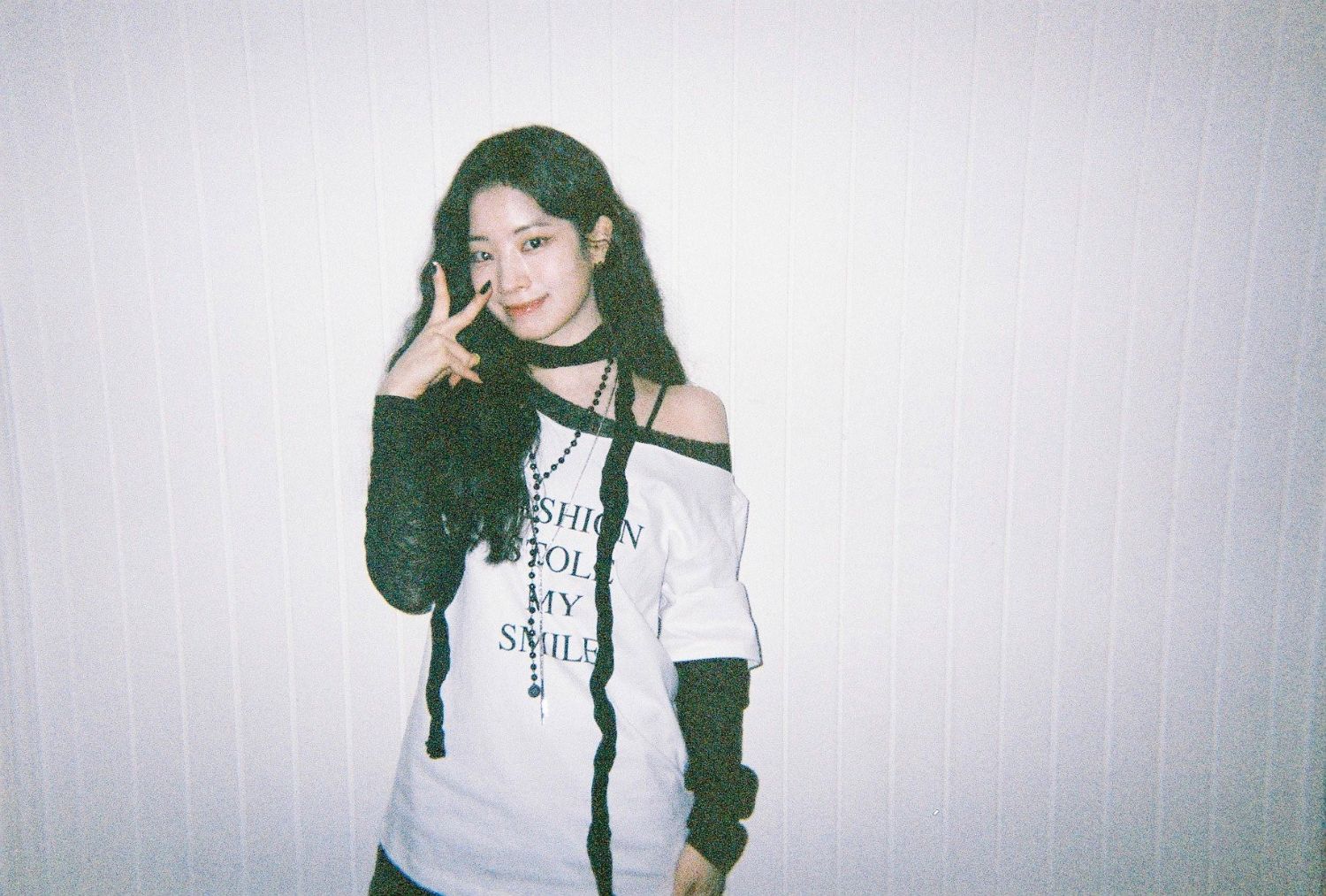 Behind-the-scenes cut of Dahyun (TWICE)
