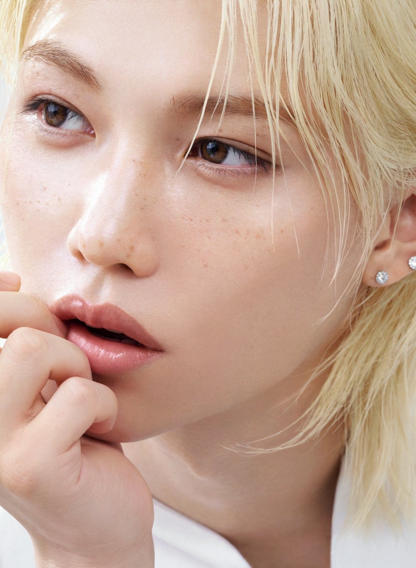 Recent activity shot of Felix (Stray Kids)