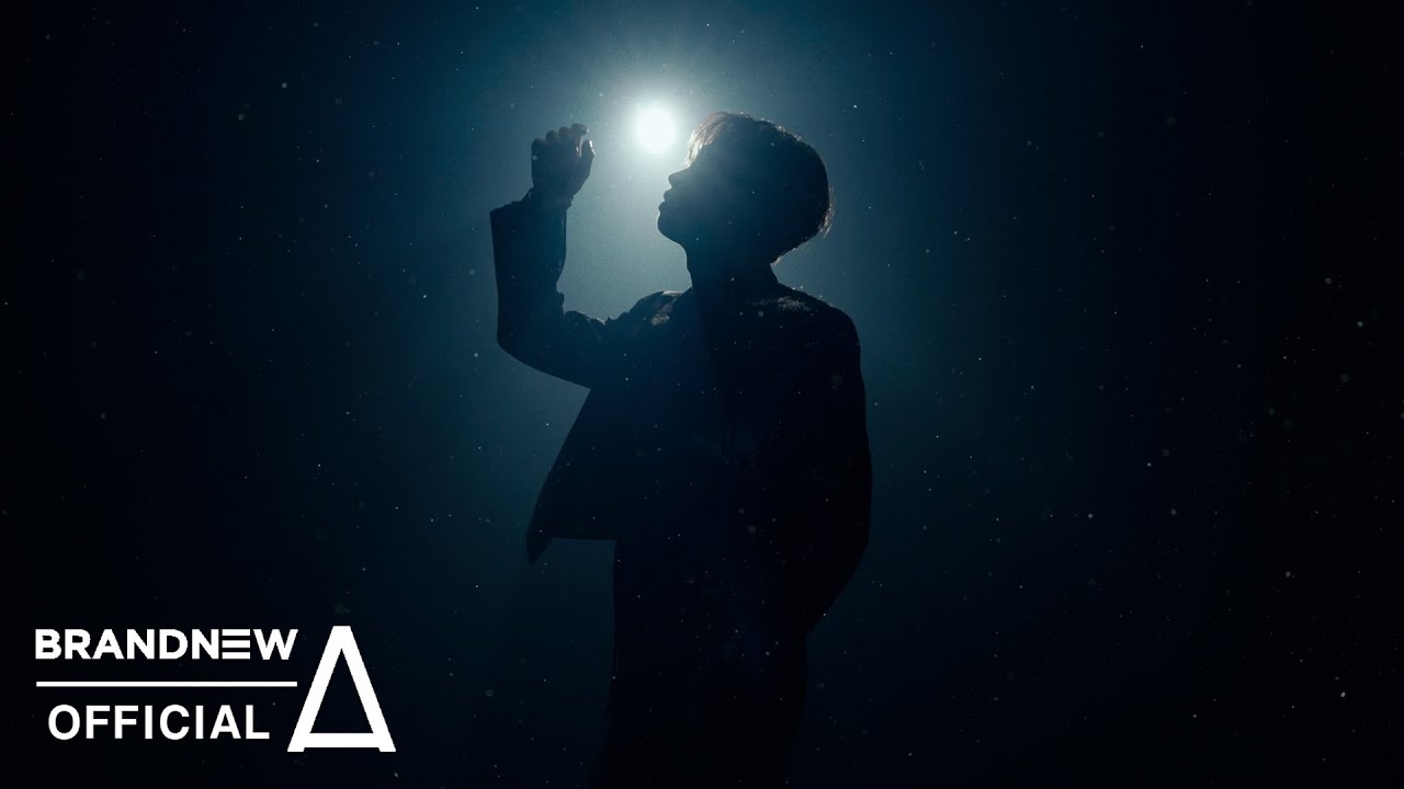 Behind-the-scenes cut of Lim Youngmin