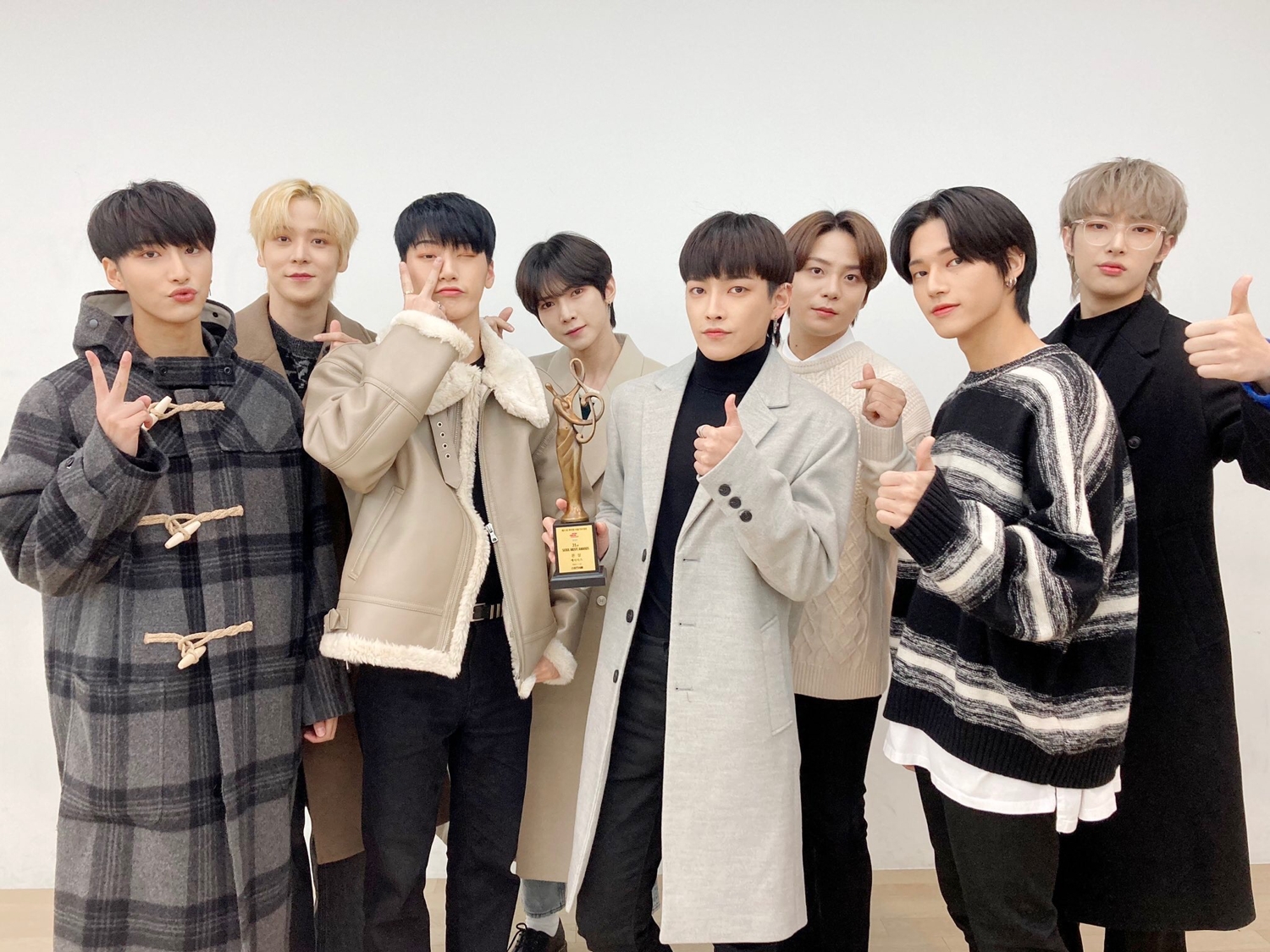 ATEEZの舞台裏ショット