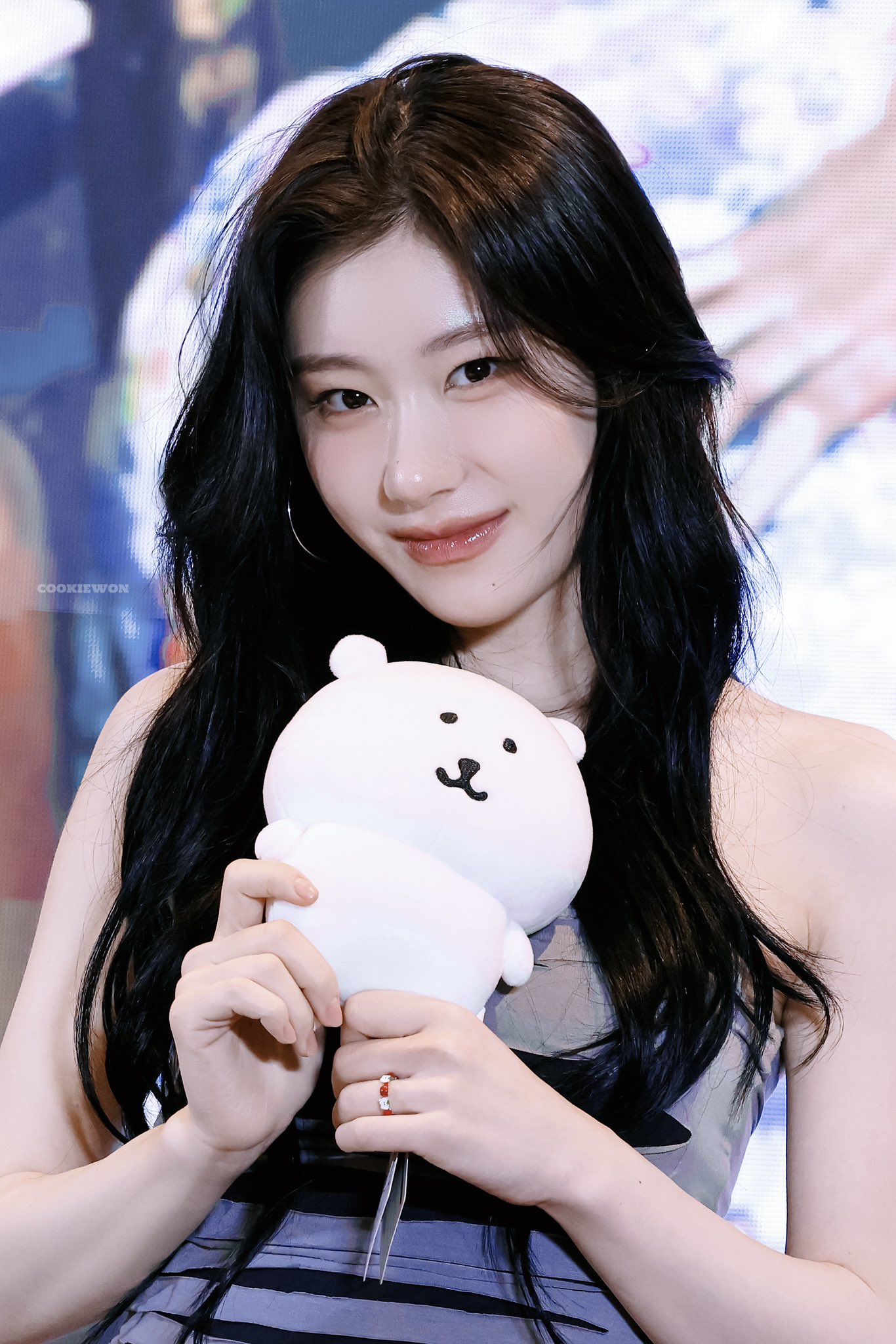 Recent activity shot of Chaeryeong (ITZY)