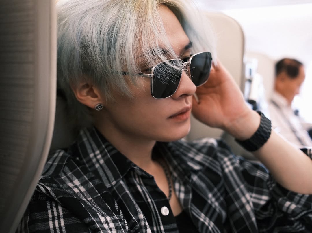 Behind-the-scenes cut of Lee Know (Stray Kids)