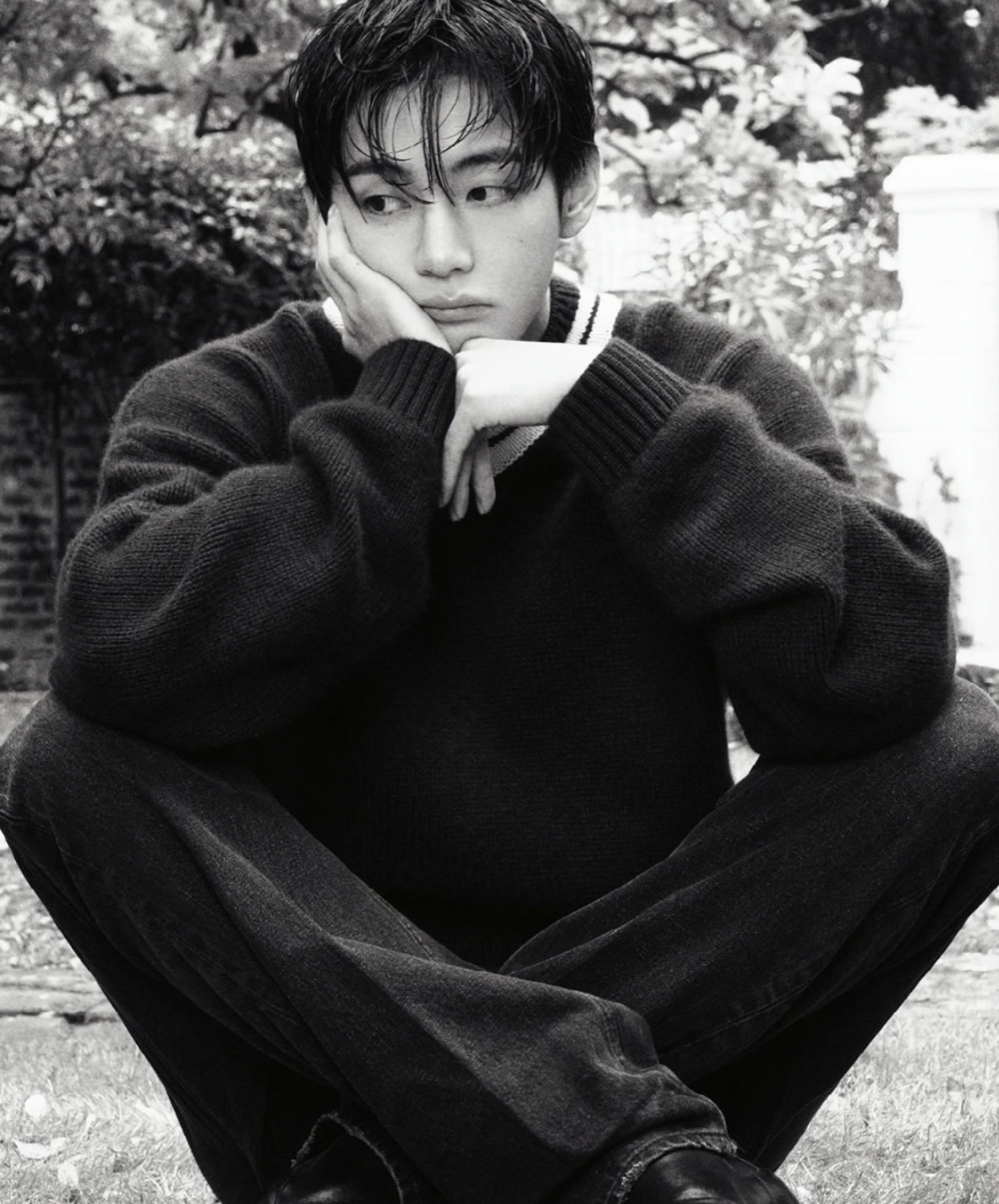 Behind-the-scenes cut of V (BTS)