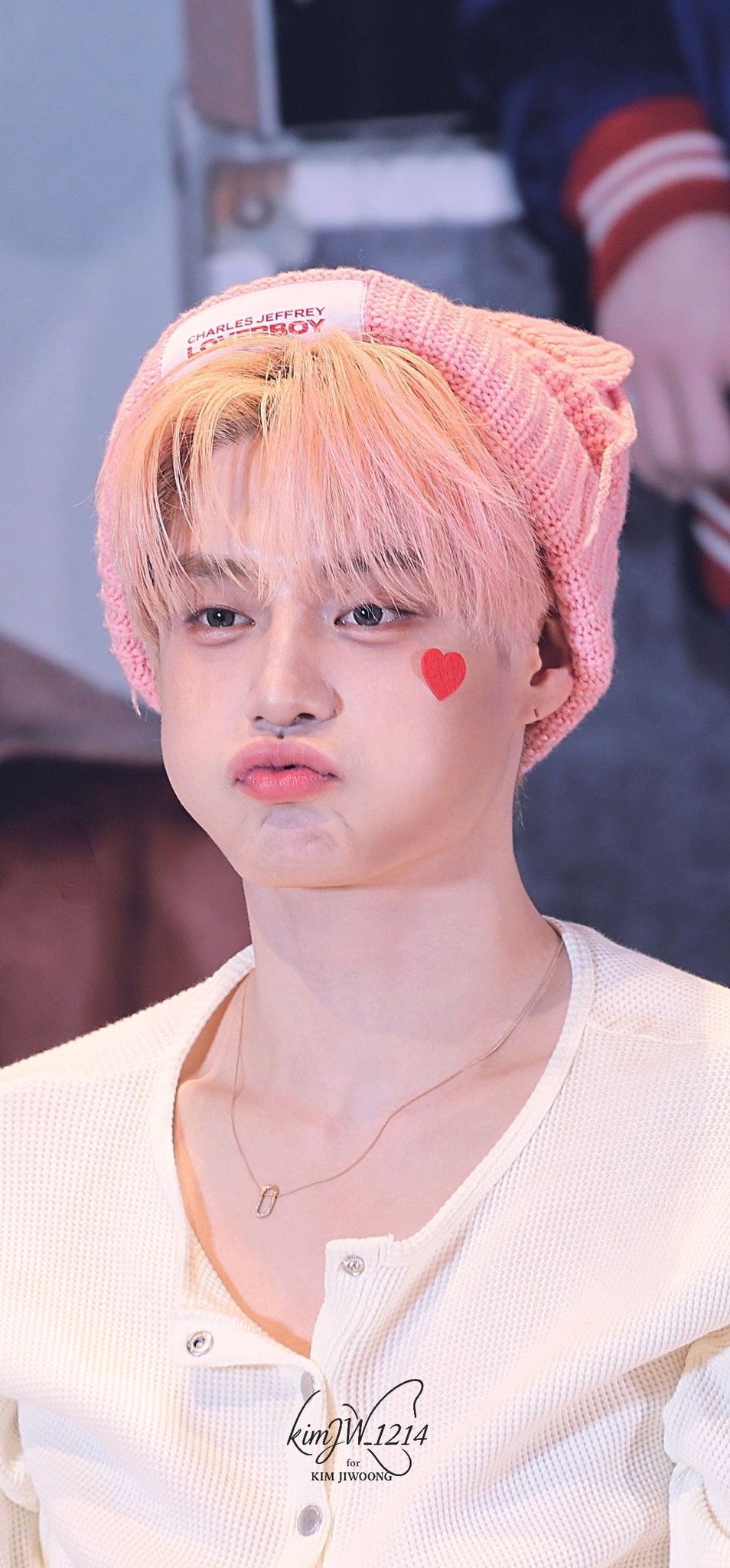 Latest photo of Kim Jiwoong (ZEROBASEONE)