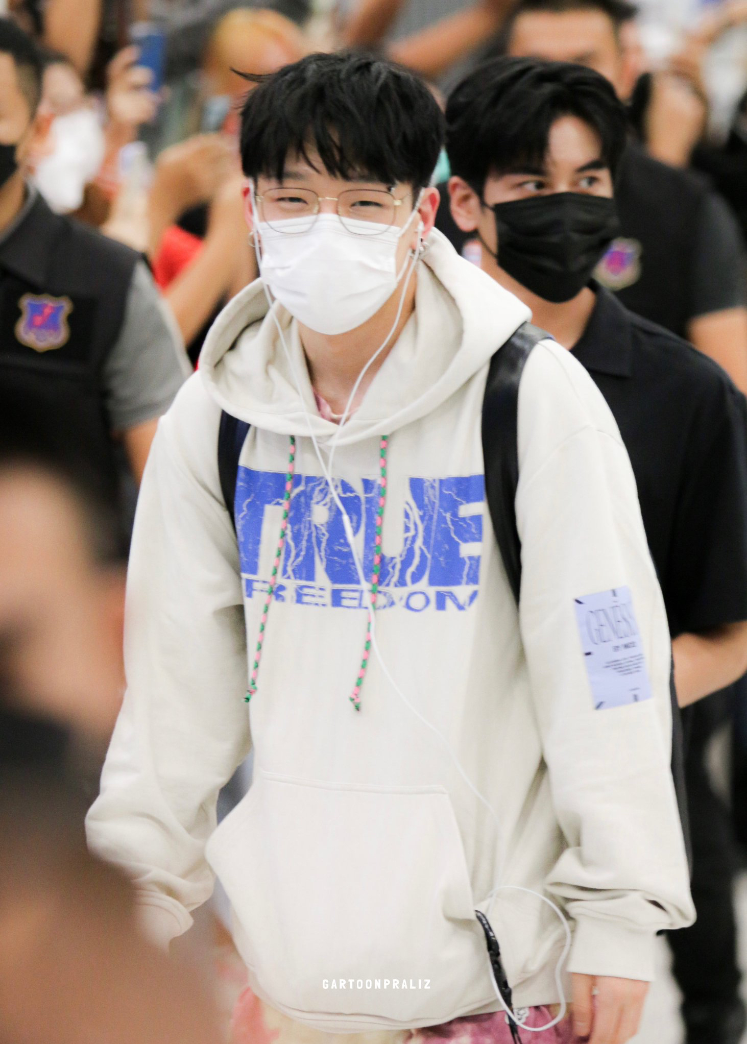 Behind-the-scenes cut of BOBBY (iKON)