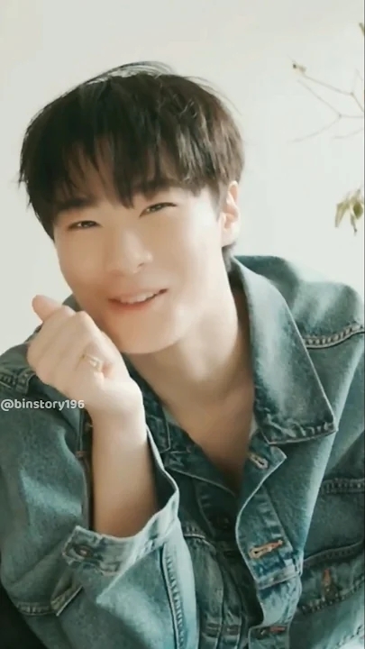 A moment captured by Moonbin (ASTRO)'s fan