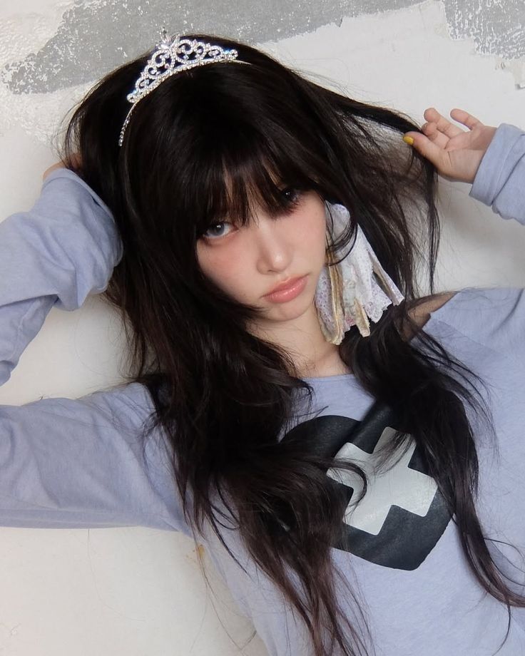 Behind-the-scenes cut of Yunah (ILLIT)