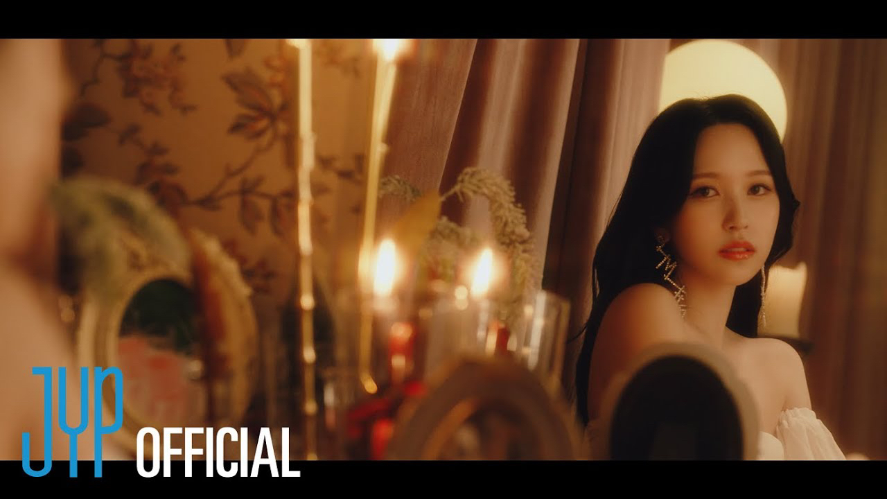 Momen yang diabadikan oleh penggemar Mina (TWICE)