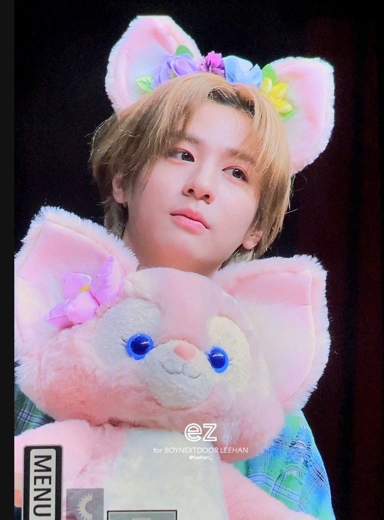 Latest photo of Leehan (BOYNEXTDOOR)