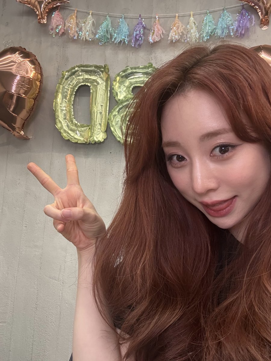 Behind-the-scenes cut of WJSN