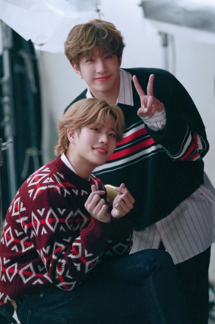 A moment captured by MJ (ASTRO)'s fan