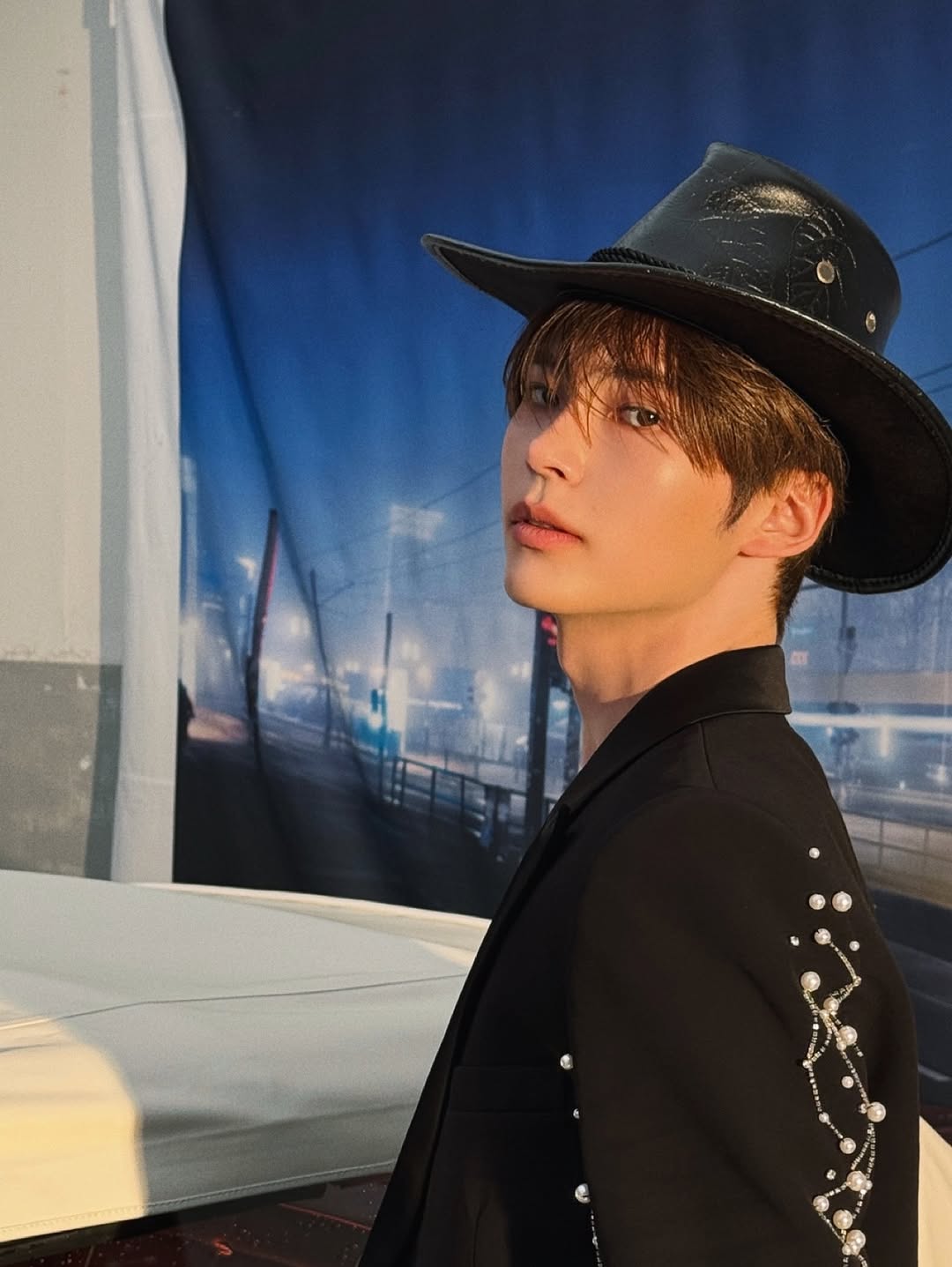 Behind-the-scenes cut of Sung Hanbin (ZEROBASEONE)