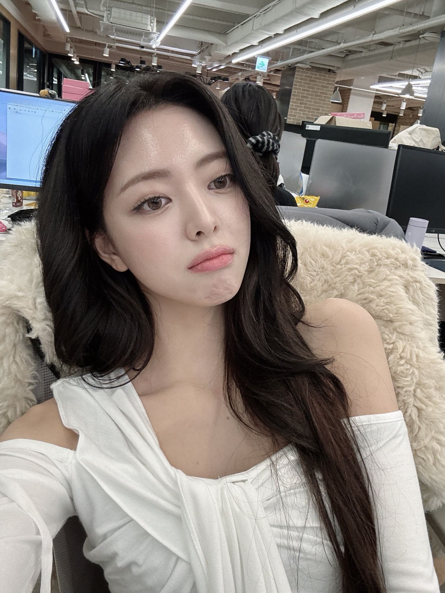 Latest photo of Yuna (ITZY)