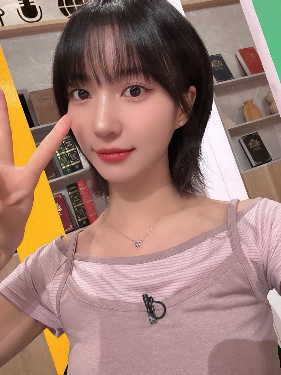 Behind-the-scenes cut of OH MY GIRL