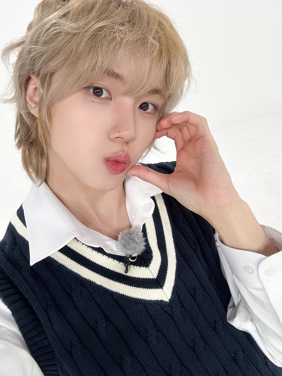 Recent activity shot of CRAVITY