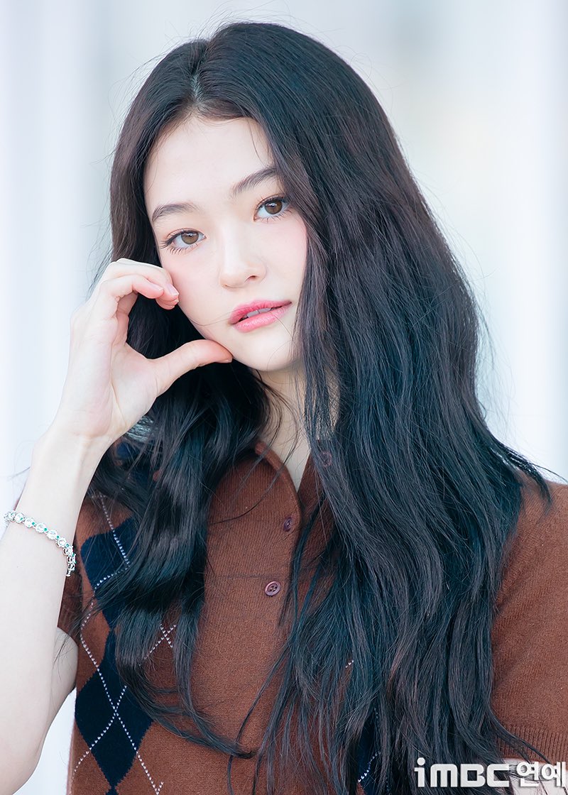 Ella (MEOVV)粉絲拍下的瞬間