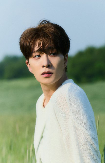 Behind-the-scenes cut of Youngjae (GOT7)