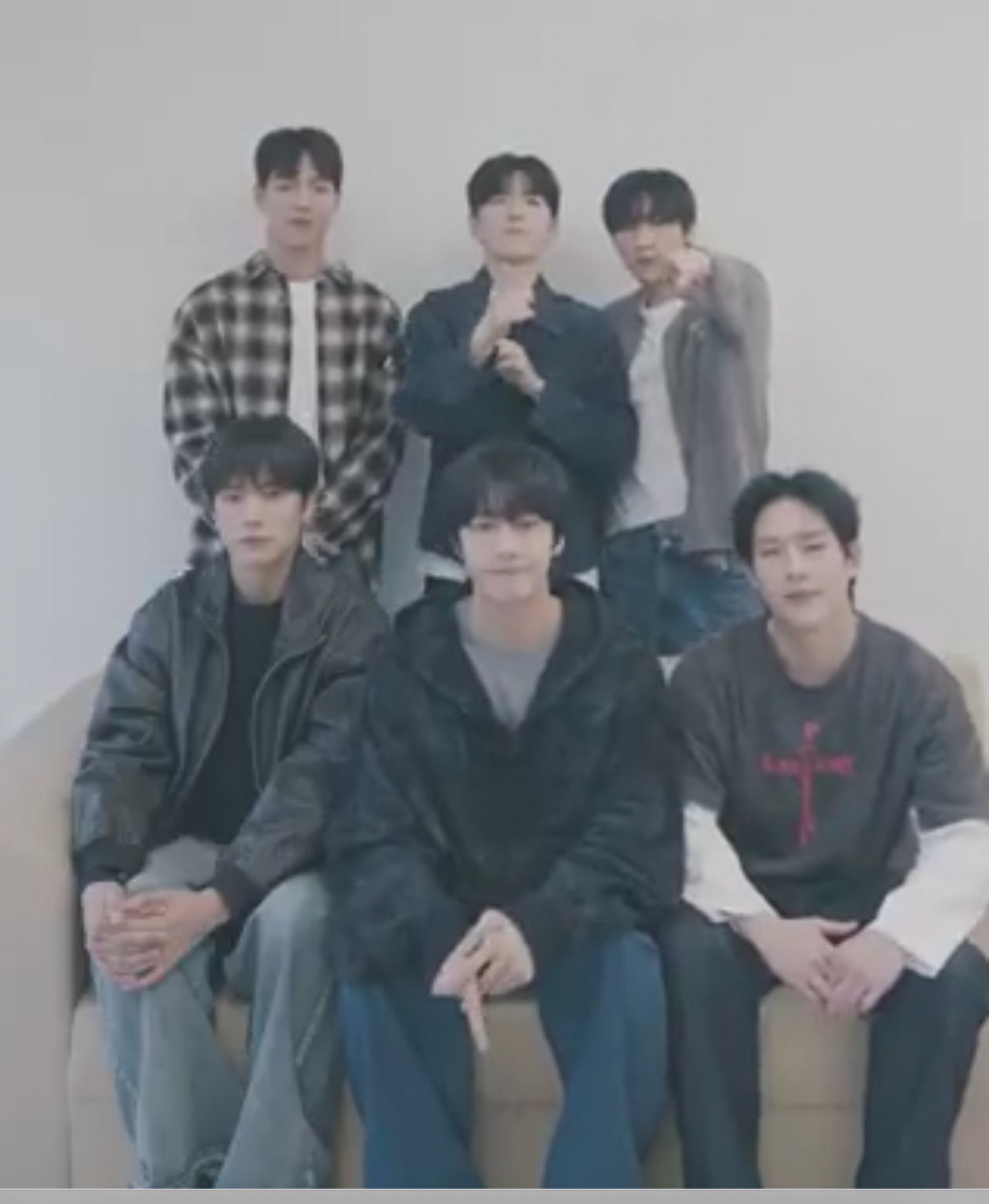 Trending idol content in the community