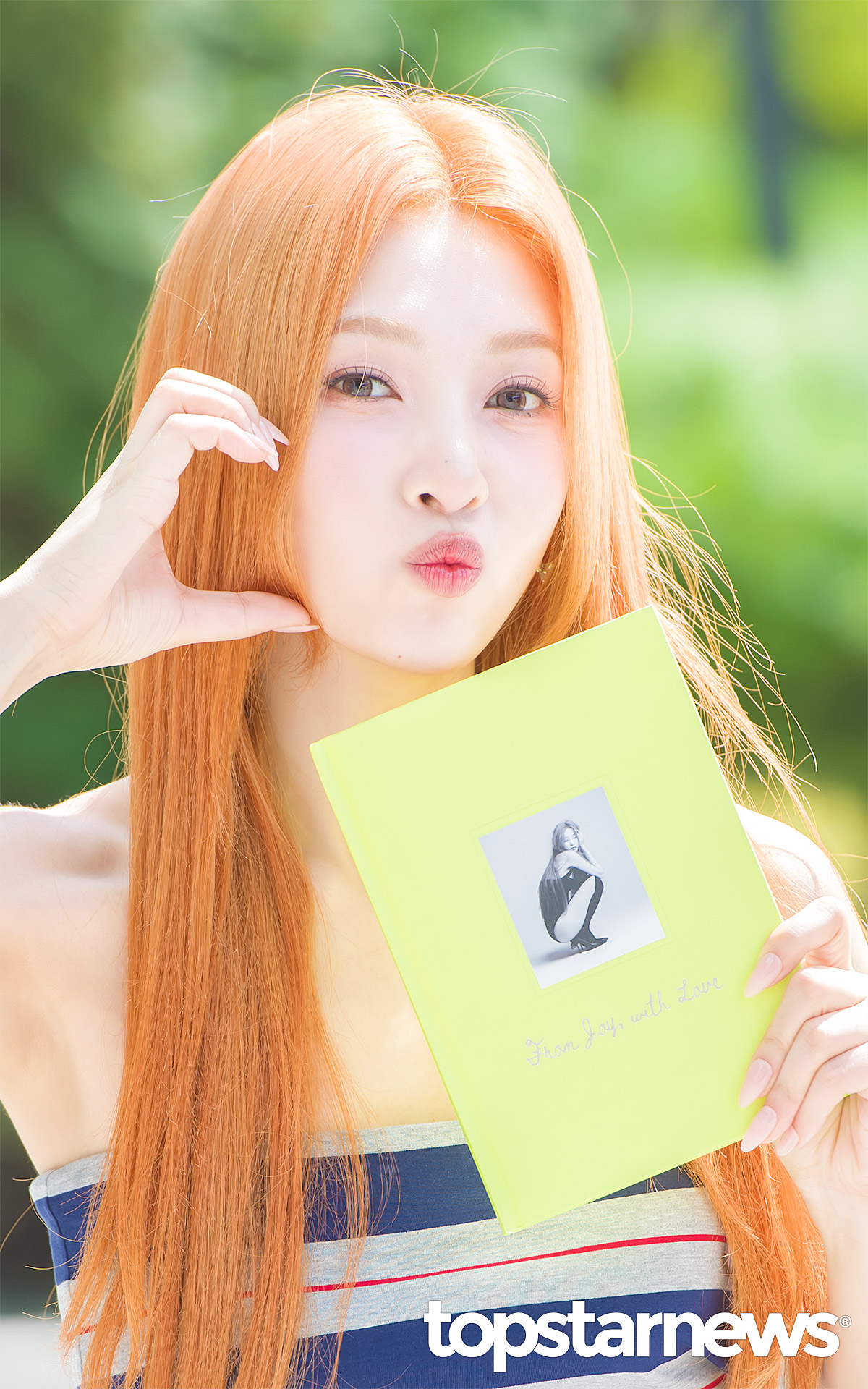 Behind-the-scenes cut of Red Velvet