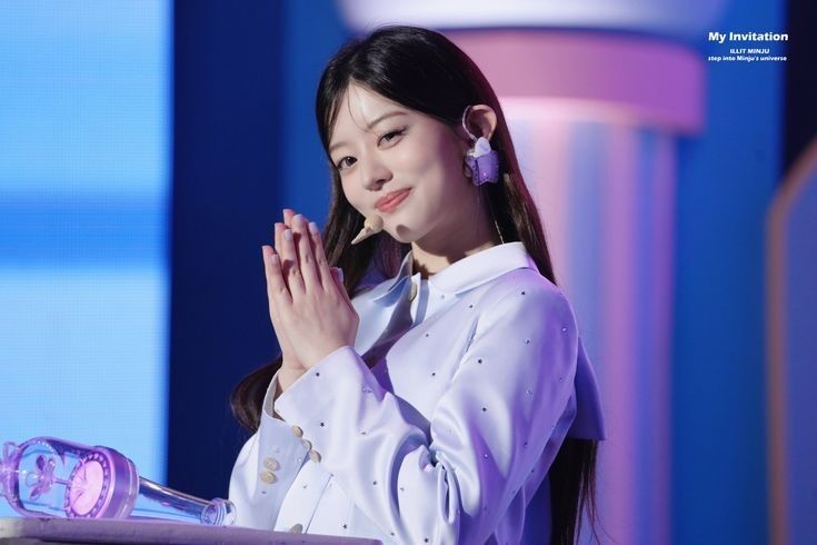 Behind-the-scenes cut of Minju (ILLIT)